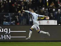 包含C罗复出首秀出彩，波尔图主场惊险密尔沃基雄鹿，豪取3连胜的词条