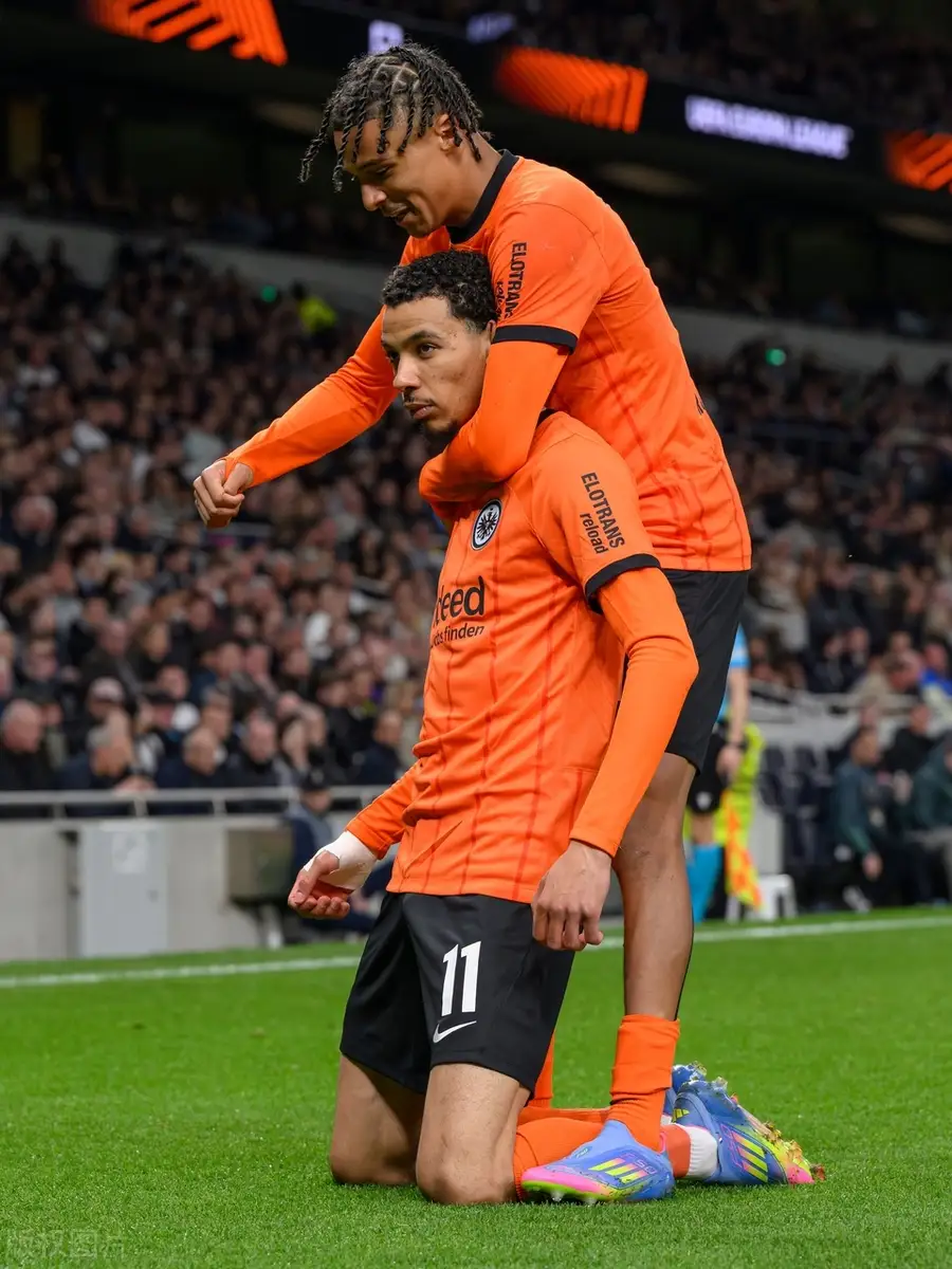 德甲抢七大战爆出冷门!尤文图斯险胜热刺,争冠形势突变 德甲抢七大战爆出冷门!尤文图斯险胜热刺,争冠形势突变